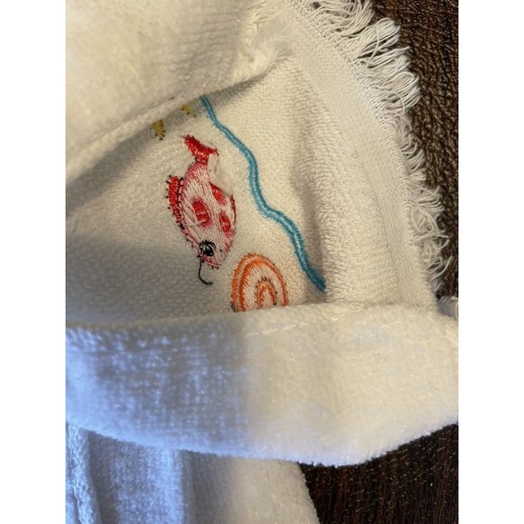 2 Fingertip Towels Velveteen Fringed Embroidered Seaside Starfish, Shell, Fish - Picture 3 of 8